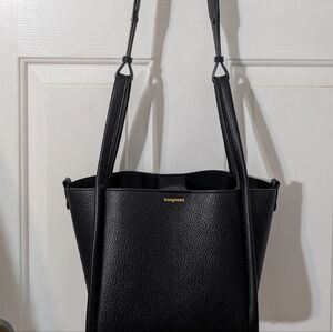 Songmont Medium Song Bag in Onyx Vegan Leather with Gold Hardware EUC